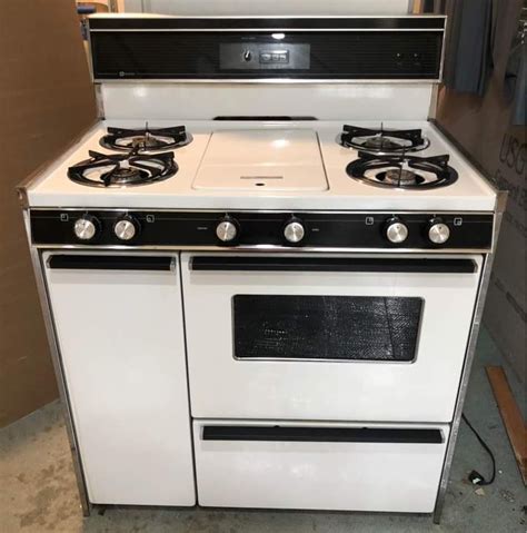 older maytag gas stove